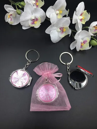 Vista 4 de (12) New Quinceañera Recuerdos. My Sweet 15 Princess Celebration Gifts PinkSilver Plate Mirror Llavero Set de recuerdos de fiesta con bolsas