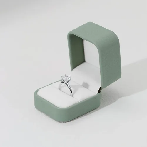 Vista 5 de Caja de anillo de cuero para compromiso de propuesta Caja de regalo de anillo de joyería de cuero verde oliva