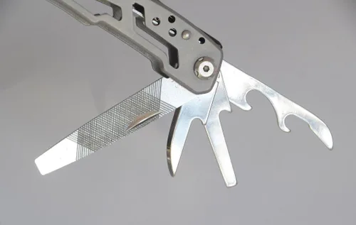 Vista 2 de Multitool 12 en 1 Alicates de acción de resorte de acero inoxidable, multiherramienta con clip de bolsillo, reparación de destornilladores
