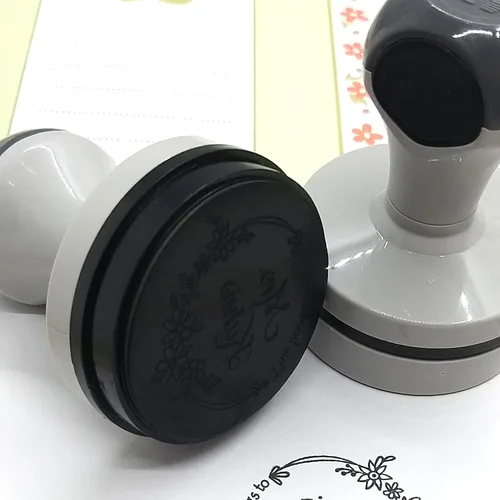 Vista 2 de Sello de nombre personalizado, sello de diseño de marco floral de flores, sello de nombre comercial, hecho a mano con sello de amor, hecho a mano