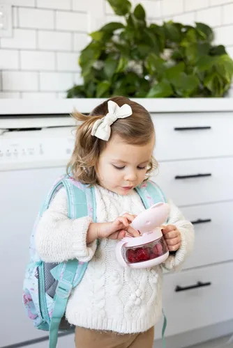 Vista 11 de Ubbi Tweat Contenedor de snacks sin derrame para niños, libre de BPA, tazón de viaje para niños pequeños, rosa rubor Tritan - Tazas a prueba
