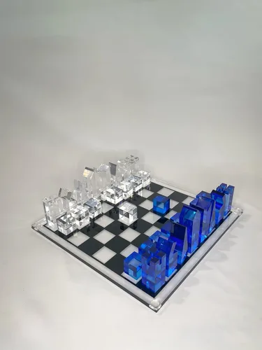 Vista 3 de Juego de ajedrez acrílico de lujo, diseño sofisticado y elegante, varios colores disponibles (transparente/azul-azul)