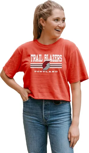 Vista 19 de Blue 84 Camiseta corta de la NBA para mujer, con licencia oficial de la NBA, color del
