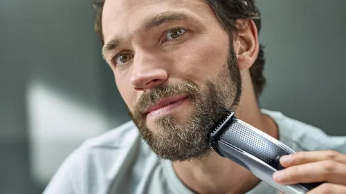 Vista 9 de Norelco Philips BT5511/49 - Cortadora de barba y cortapelos serie 5500, eléctrica, inalámbrica, de una pasada, con función lavable para una fácil