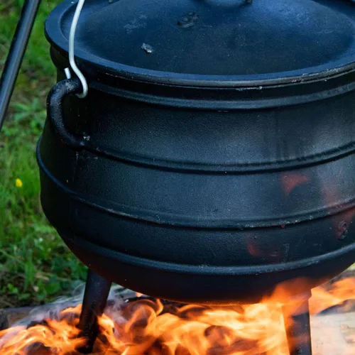 Vista 5 de Lehman's Campfire - Olla de hierro fundido con 3 patas y tapa, 9.5 pulgadas, 1.5 galones