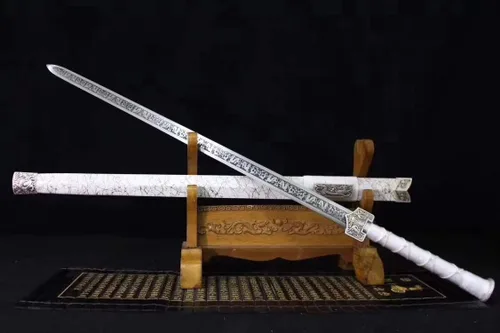 Vista 3 de Espada china, Han jian (hoja de acero al carbono medio, aleación, vaina blanca) longitud 41 pulgadas