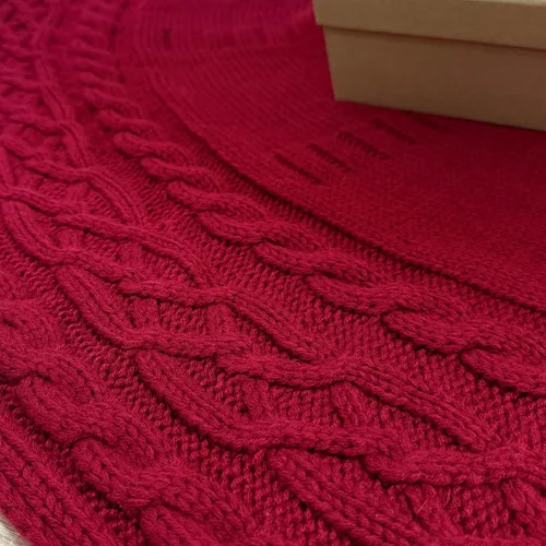 Vista 5 de 36-Inch Cable Sweater Knit Christmas Tree Skirt with Wooden Toggles, Burgundy