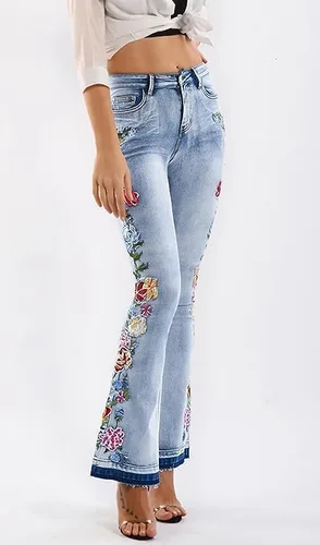 Vista 3 de Jeans acampanados para mujer, jeans bordados florales, elásticos, acampanados, talla grande, pantalones de mezclilla de pierna ancha Y2K