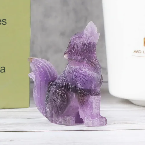 Vista 5 de Figura decorativa de lobo de cola grande de amatista de 2.0 pulgadas, piedras curativas, escultura tallada, adornos de lobo de cristal con caja
