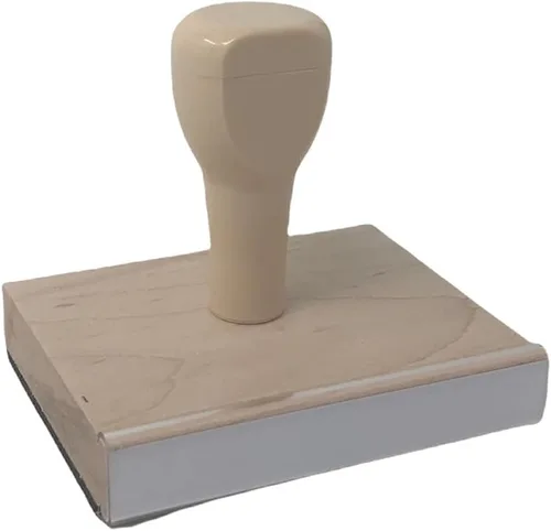 Vista 2 de Progress Happens Outside Your Comfort Zone - Sello de madera de 2 x 3 pulgadas