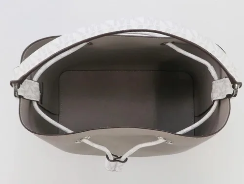 Vista 3 de Michael Kors Suri - Bolso bandolera de piel con cubo mediano
