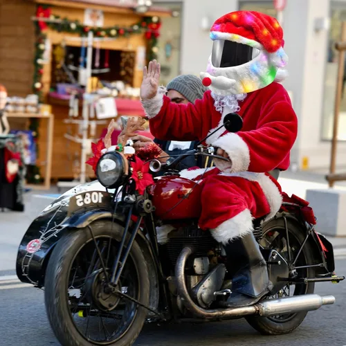 Vista 7 de Funda extra grande para casco de motocicleta de Papá Noel de Navidad con luz, sombrero de decoración de 30 x 15.8 pulgadas para hombres y mujeres