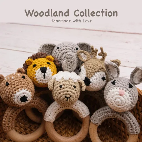 Vista 4 de Joliecraft Woodland Friends - Juguete de sonajero y agitador para bebé con anillo de dentición de madera para bebés de 3, 6, 9, 12 meses Oso Marrón