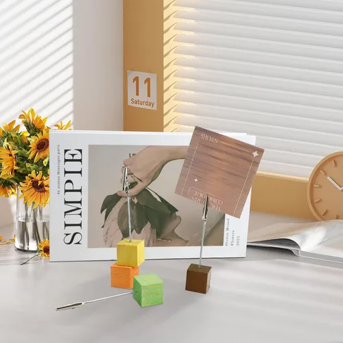 Vista 5 de JINGIHE 20 soportes para números de mesa con base de cubo, soporte de clips de notas de madera con clip de cocodrilo, colorido soporte para notas