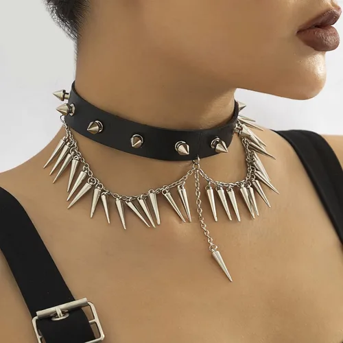 Vista 3 de CHICYOHO Collar de cuero de Halloween con picos de río gótico, gargantilla con tachuelas para mujeres y niñas
