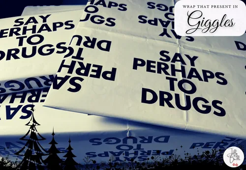 Vista 3 de Say Quhaps To Drugs - Juego de papel de regalo divertido Dos papeles de regalo plegados de 20 x 30 pulgadas Diseño único, divertido y original