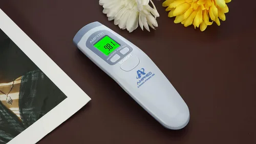 Vista 5 de Amplim Paquete de 2 termómetros infrarrojos digitales para la frente de grado médico y hospitalario sin contacto para bebés, niños y adultos.