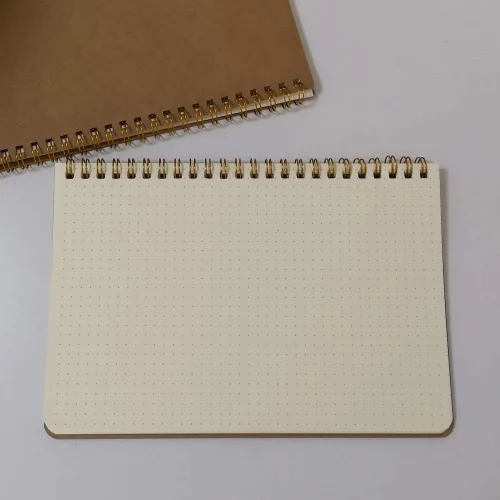 Vista 2 de YUREE Cuaderno de espiral A5/diario en espiral de tapa blanda, páginas de cuadrícula de puntos, 50 hojas (100 páginas), 8.45 x 5.8 pulgadas, marrón