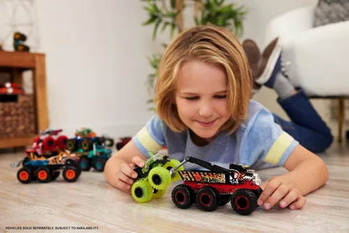 Vista 2 de Hot Wheels, Monster Trucks - Camión de remolque sorpresa a escala 1:64 con 6 ruedas (no se puede elegir el modelo)