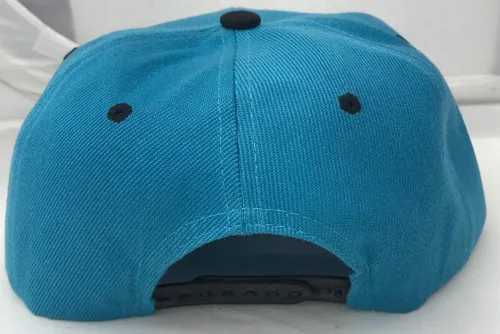 Vista 4 de Gorra personalizada con seis paneles de visera plana con letras de graffiti cortadas con láser, hecho a medida, cómodo y único, gran regalo, una