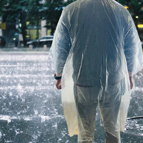 Vista 3 de Jorongo de emergencia para lluvia, transparente, de PVC de 3 mil: (Pack de 4 unidades)