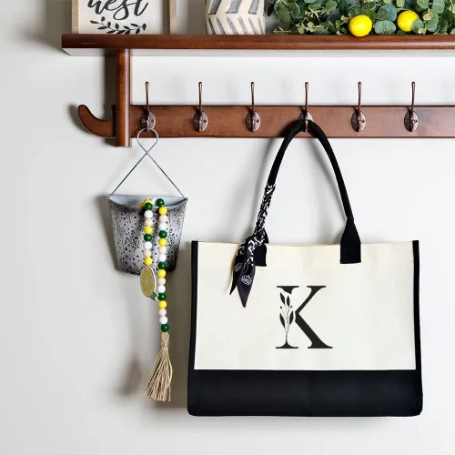 Vista 2 de CROWNED BEAUTY Bolsa de lona con bolsillo con cremallera, regalo personalizado para mujeres, monograma bordado con letra inicial K CT37-K