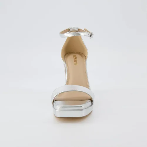 Vista 3 de CUSHIONAIRE Sandalia Grammy de plataforma con tacón de bloque de una banda para mujer + espuma viscoelástica, anchos disponibles