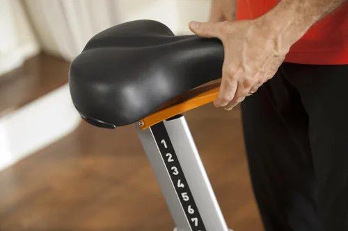 Vista 4 de Precor Bicicleta estática vertical UBK 835 Commercial Series
