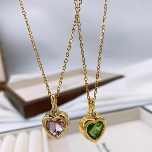 Vista 5 de Collar de corazón verde con dije de corazón de cristal y piedra natal, collares delicados con dije de oro para mujer, joyería de moda chapada en oro