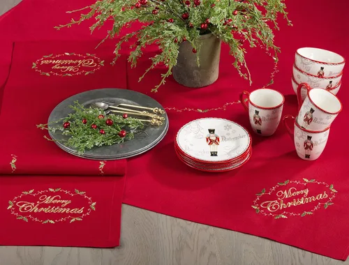 Vista 3 de SARO LIFESTYLE Mantel de mesa con diseño bordado de Feliz Navidad, 54 pulgadas, rojo