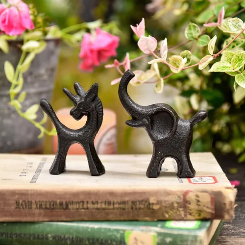 Vista 4 de Sungmor Juego de 2 figuras de hierro fundido de elefante y unicornio - Esculturas rústicas en negro para estante, escritorio o entrada - Estatuas