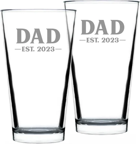 Vista 17 de Dad Est 2023 - Regalo de Vaso de Pinta para Nuevo Padre Primerizo - Vasos Llamativos de 16 Oz Bevvee Dad gift ideas for fathers, husbands and