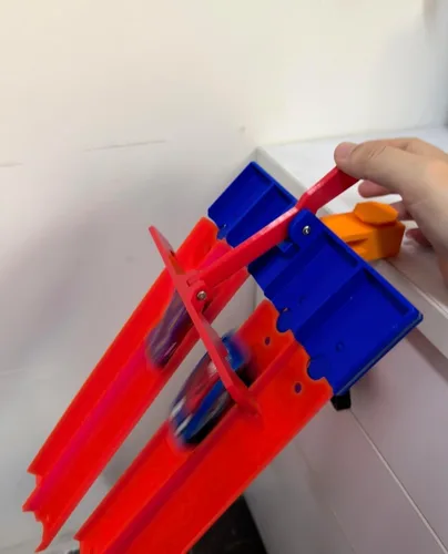 Vista 5 de Abrazadera y puerta de arranque de 4 carriles compatible con Hot Wheels (combo de puerta de arranque de 4 carriles + abrazadera)