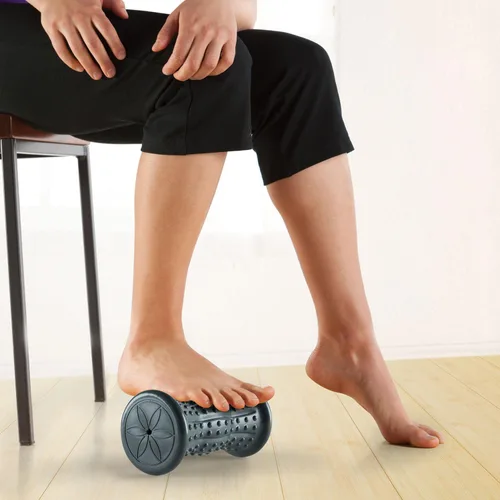 Vista 5 de Gaiam Restore Hot/Cold Foot Massage Roller