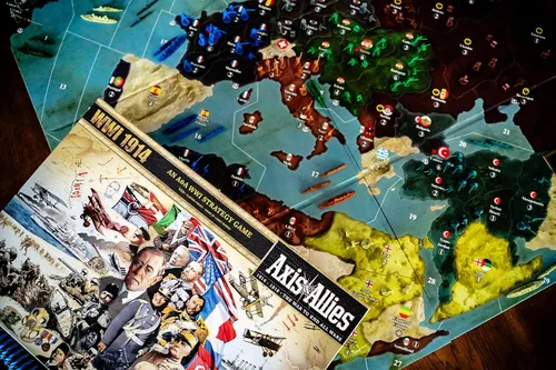 Vista 3 de Renegade Game Studios: Axis & Allies: WWI 1914 - Un juego de mesa de guerra estratégico para 2 a 8 jugadores, edades de 14 años en adelante, juego