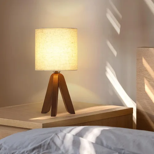 Vista 6 de HAITRAL Lámpara de Mesa de Trípode de Madera con Base Marrón, Pequeña Lámpara de Mesa Lámpara de Mesita de Noche con Pantalla de Tela de Lino
