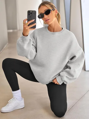 Vista 4 de EFAN Sudaderas de gran tamaño para mujer, con forro polar, cuello redondo, suéteres casuales y cómodos, ropa de moda de otoño 2023
