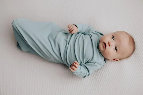 Vista 279 de Three Little Tots Vestido de corbata anudada para bebé recién nacido - Bebé