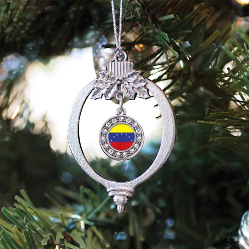 Vista 2 de Inspired Silver - Adorno con dije de bandera de Venezuela - Adornos navideños de círculo de plata con joyas de circonita cúbica