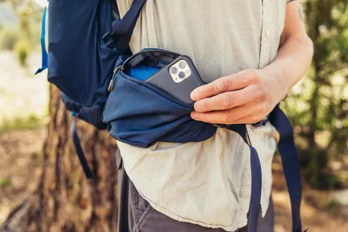 Vista 8 de Mochila Gregory Zulu Unisex para Senderismo/Excursionismo, Cinturón de Cadera Freefloat, Manguito de Hidratación Interno para Bolsa de Agua Verde