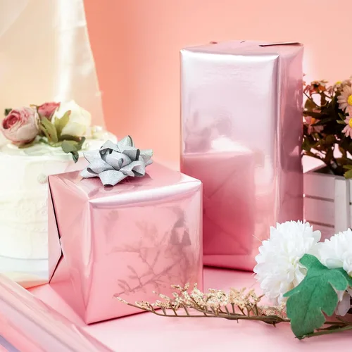 Vista 4 de Merture - Rollo de papel de regalo rosa - 17 pulgadas x 32.8 pies (46.5 pies cuadrados) Papel de regalo sólido color rosa metálico con líneas