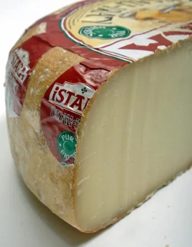 Vista 3 de Agour Ossau - Queso de oveja Iraty (1 lb)