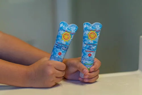 Vista 6 de California Kids Face Wash Lavado facial exfoliante suave para niños + adolescentes Limpiador de ácido salicílico suave para pieles sensibles