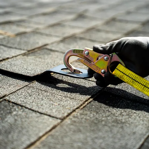 Vista 2 de Tie Down Anclaje de techo con clip de enganche, paquete de 3 – Anclajes de techo para seguridad de techo y protección contra caídas Puntos