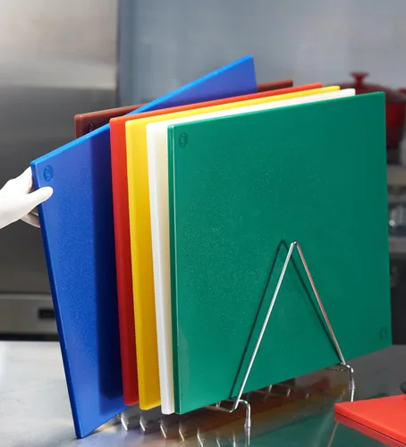 Vista 9 de CURTA Paquete de 4 tablas de cortar para cocina, 18 x 12 x 0.5 pulgadas, 4 piezas (blanco, rojo, verde, azul) Tabla de cortar de plástico codificada
