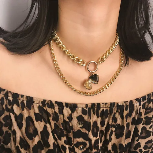 Vista 3 de AfazfaChunky - Collar con candado de oro con colgante de medallón de monedas y cadenas en capas de plata