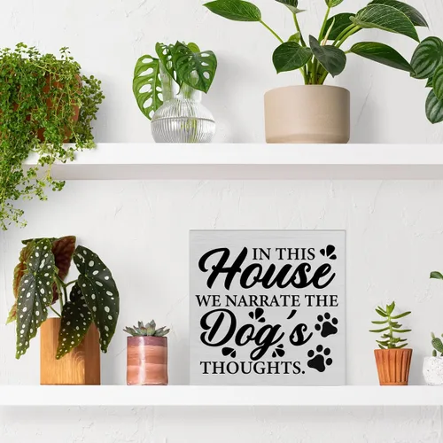 Vista 6 de Cartel de madera rústica para decoración de escritorio, con texto en inglés "In This Home We Narrate the Dog's Thoughts", letrero de madera
