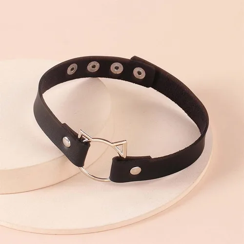 Vista 4 de TIDOO Gargantilla negra gótica, collar de cuero lindo, gargantilla de corazón sexy, gargantilla punk con púas para mujer