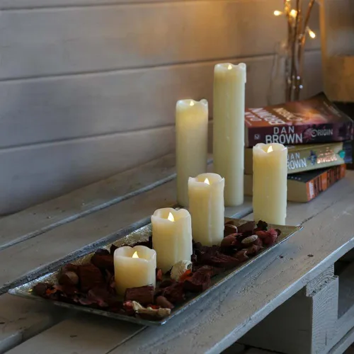 Vista 7 de Velas parpadeantes sin llama que funcionan con pilas (batería incluida) con temporizador de 6 horas, juego de 6 velas LED de cera goteante