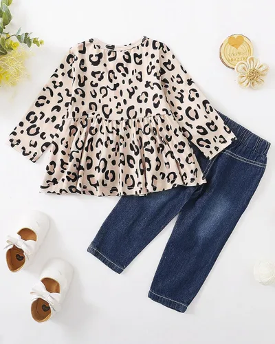 Vista 6 de SANMIO Conjunto de ropa para niña, lindo conjunto de camiseta floral con mangas con volantes y pantalones de mezclilla rasgados